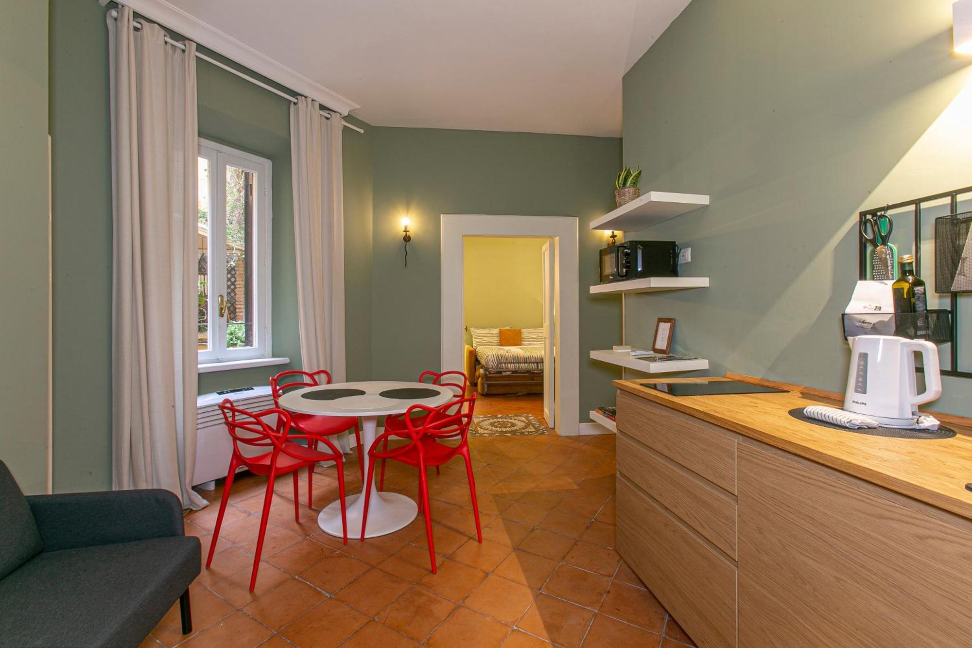 Baccina 28 * Rome